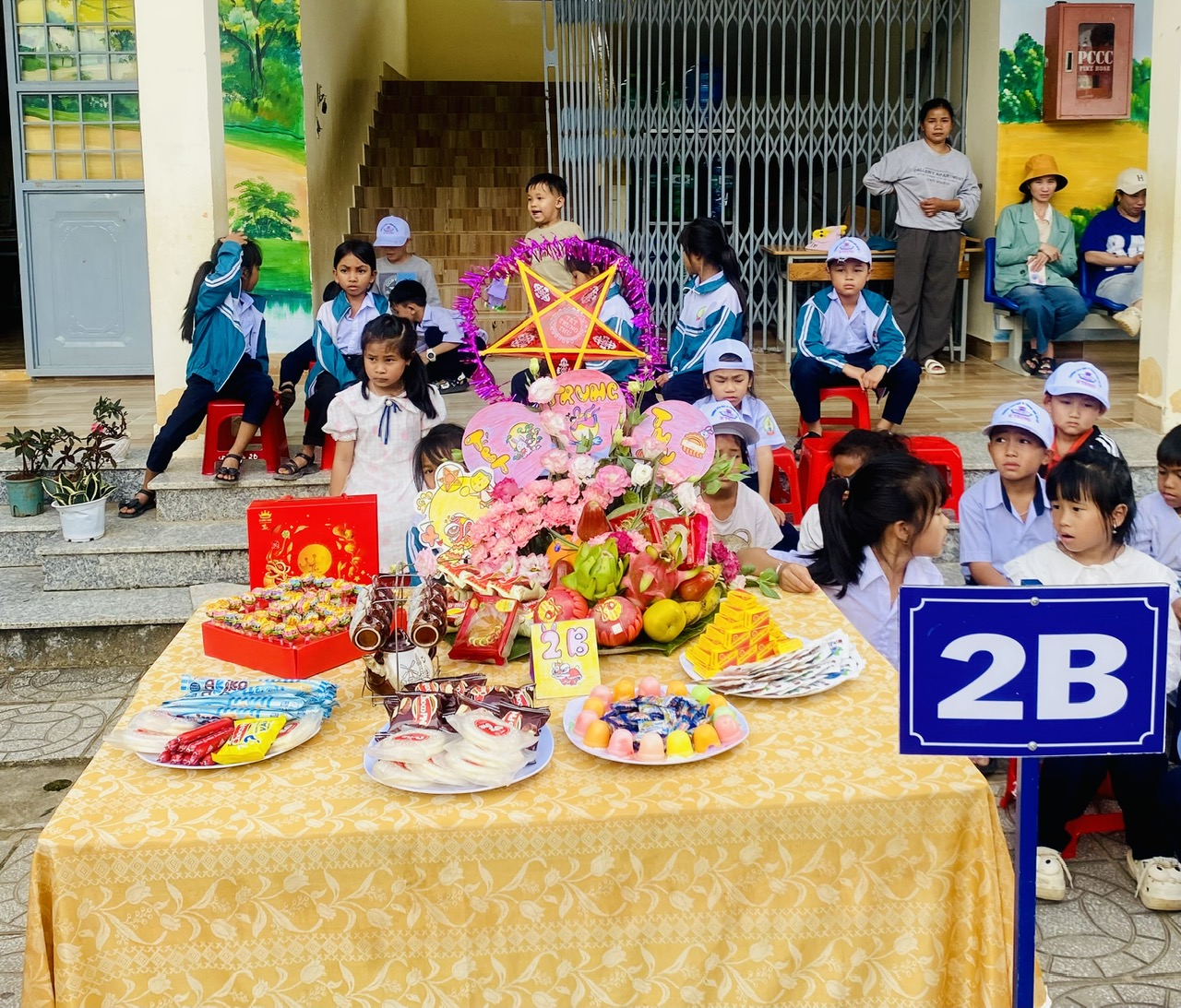 Hoạt động làm mâm quả tết trung thu