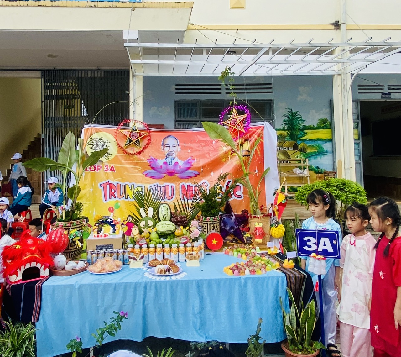 Hoạt động làm mâm quả tết trung thu