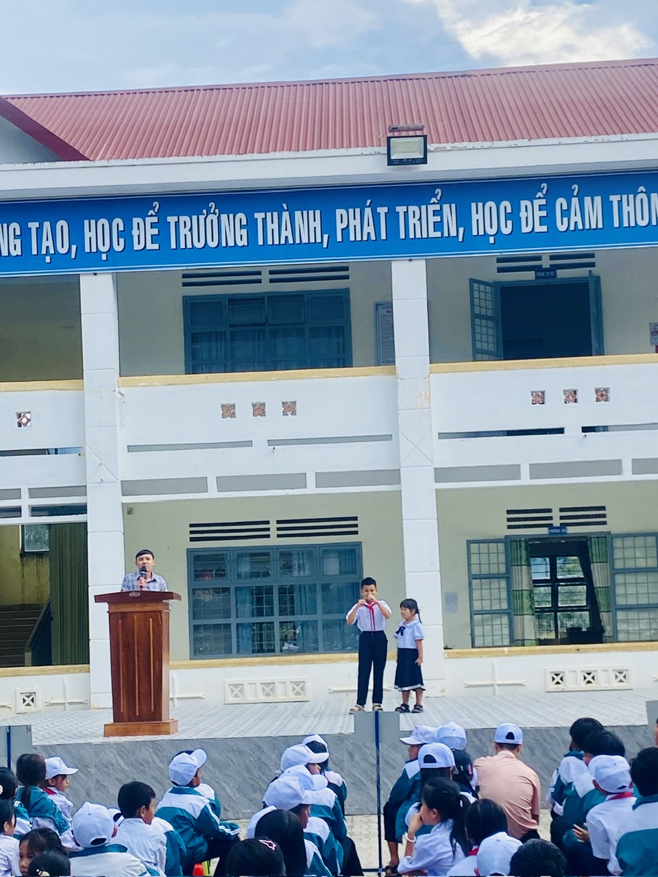 Hoạt động làm mâm quả tết trung thu